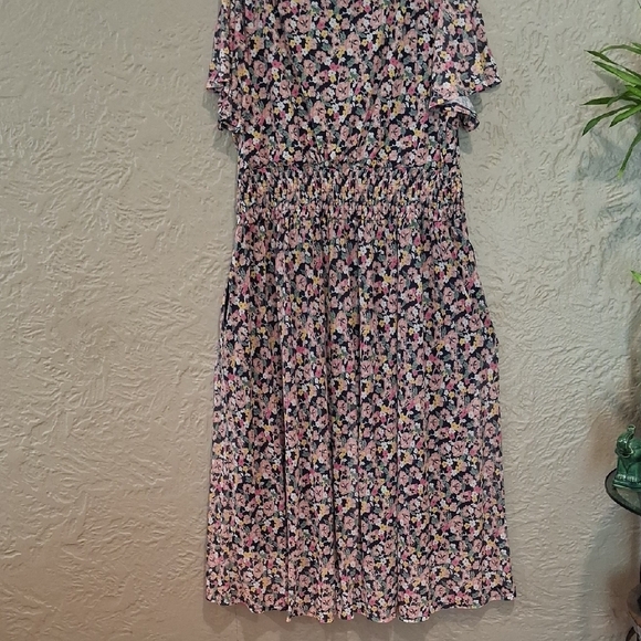 Lane Bryant  Women's Navy Dress with Floral Accents Size 22/24 - Picture 8 of 9